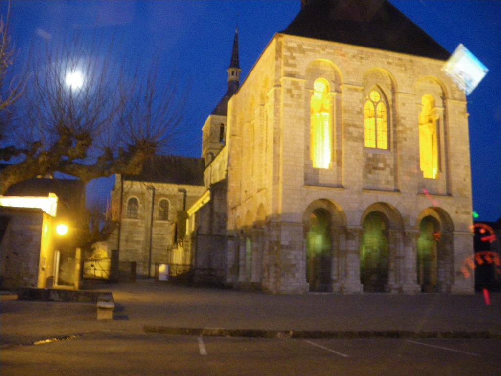 La Madeleine Otel Saint-Benoît-sur-Loire Oda fotoğraf