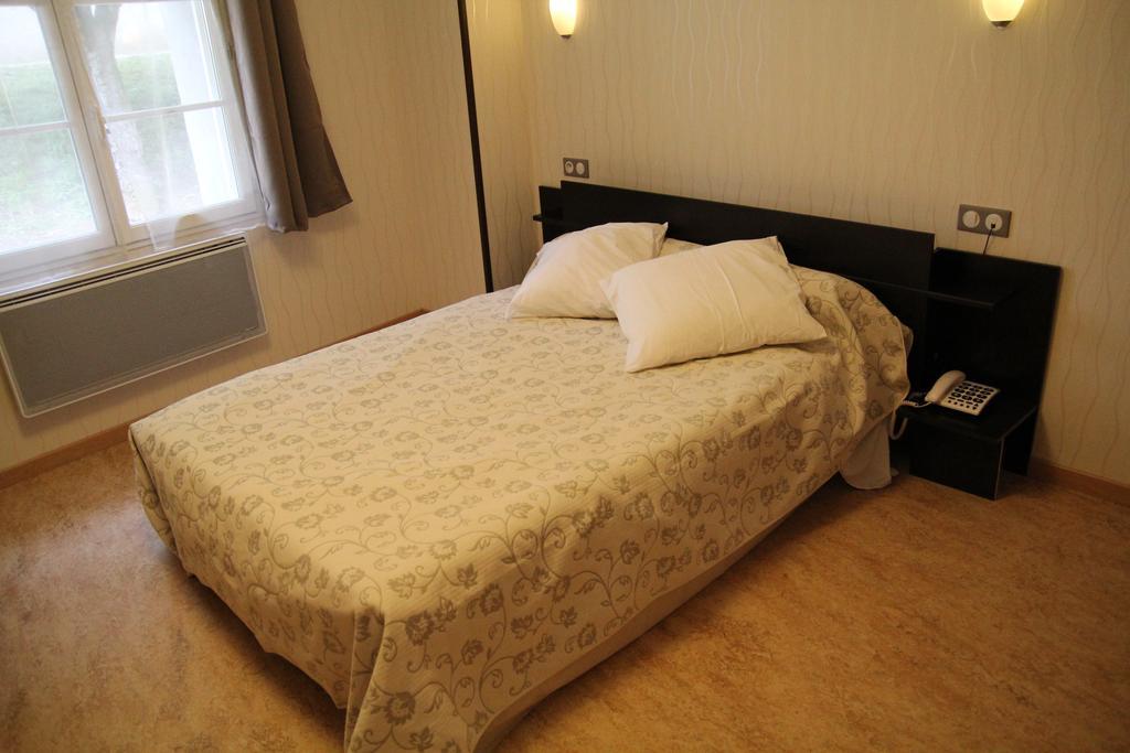 La Madeleine Otel Saint-Benoît-sur-Loire Oda fotoğraf